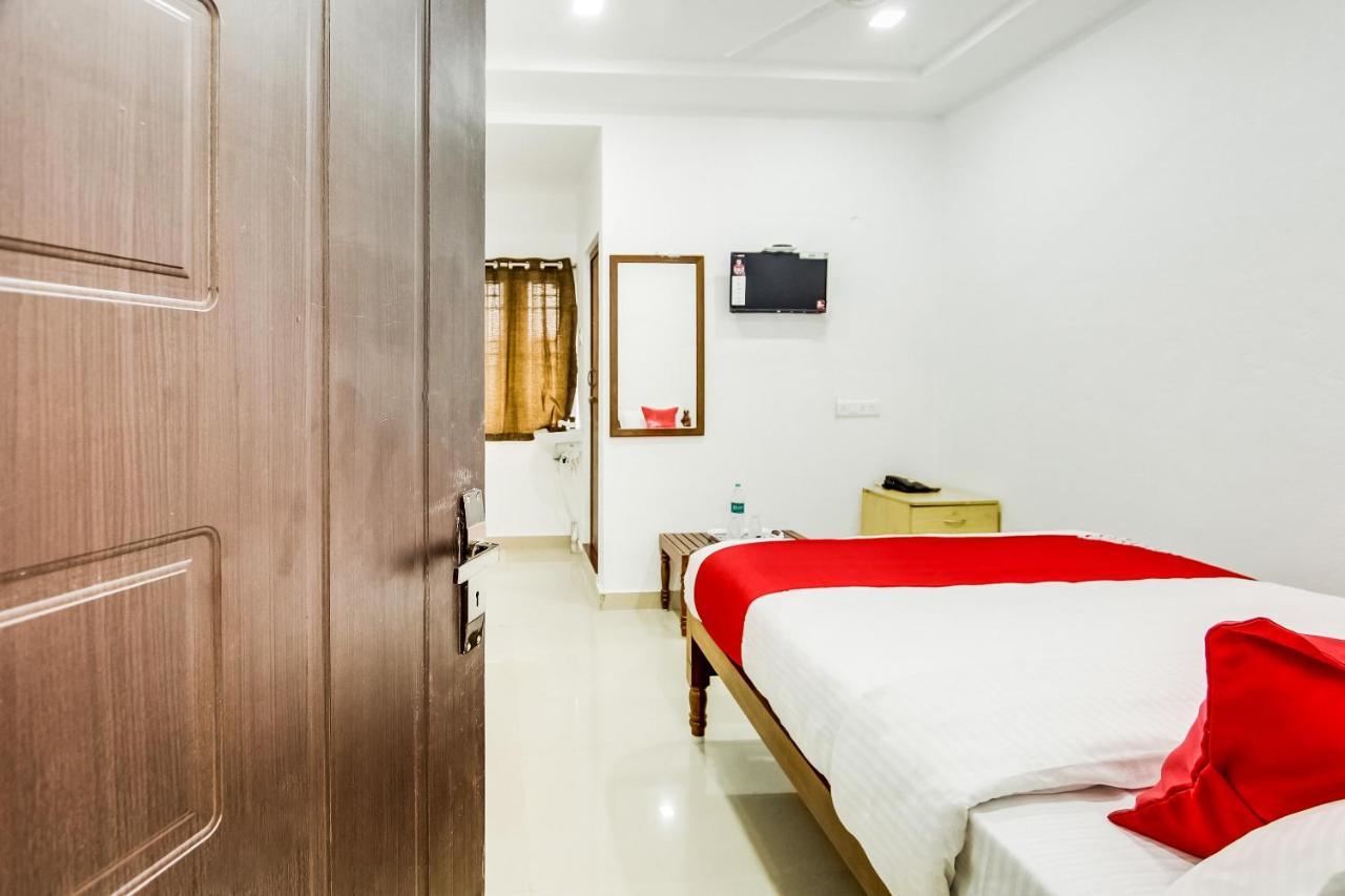 Oyo 70841 Hotel Anjali Residency Velur Eksteriør billede