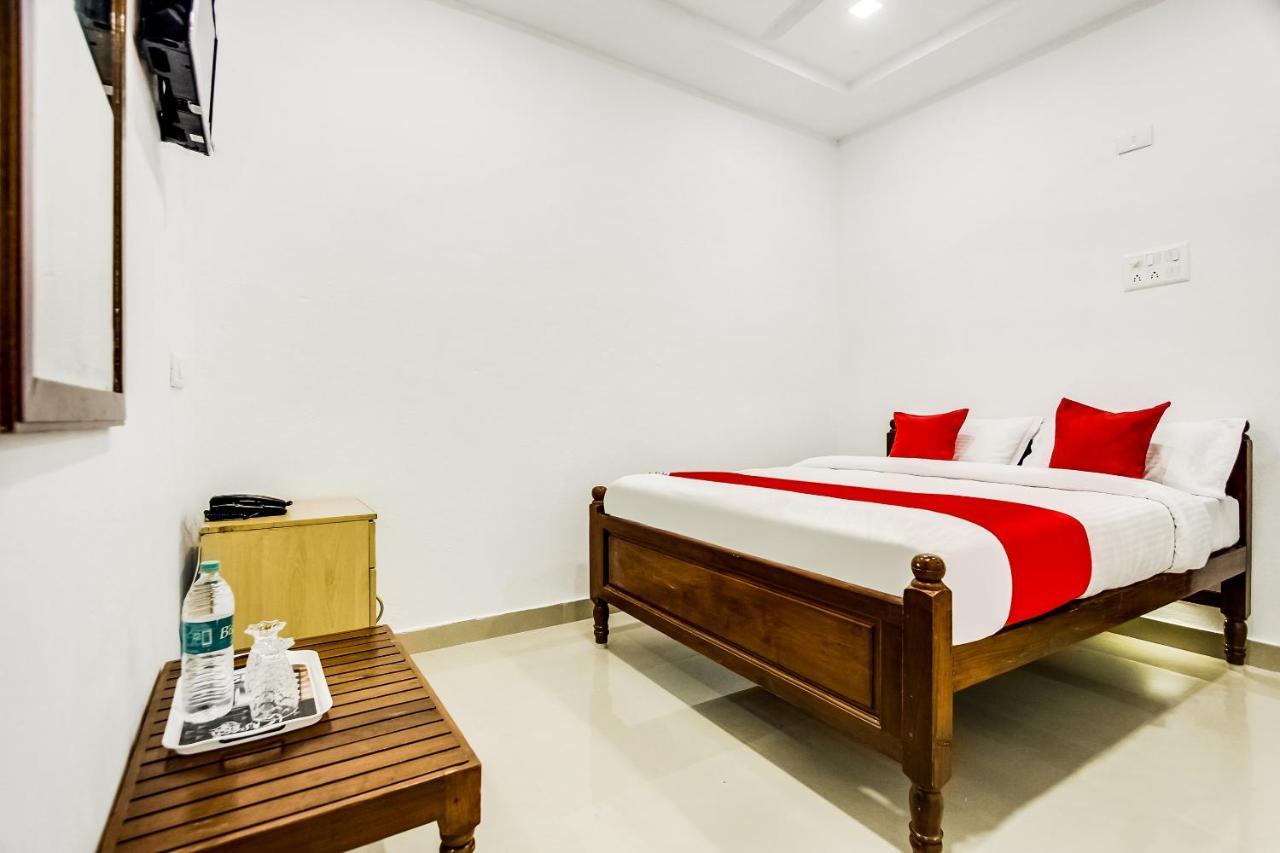 Oyo 70841 Hotel Anjali Residency Velur Eksteriør billede
