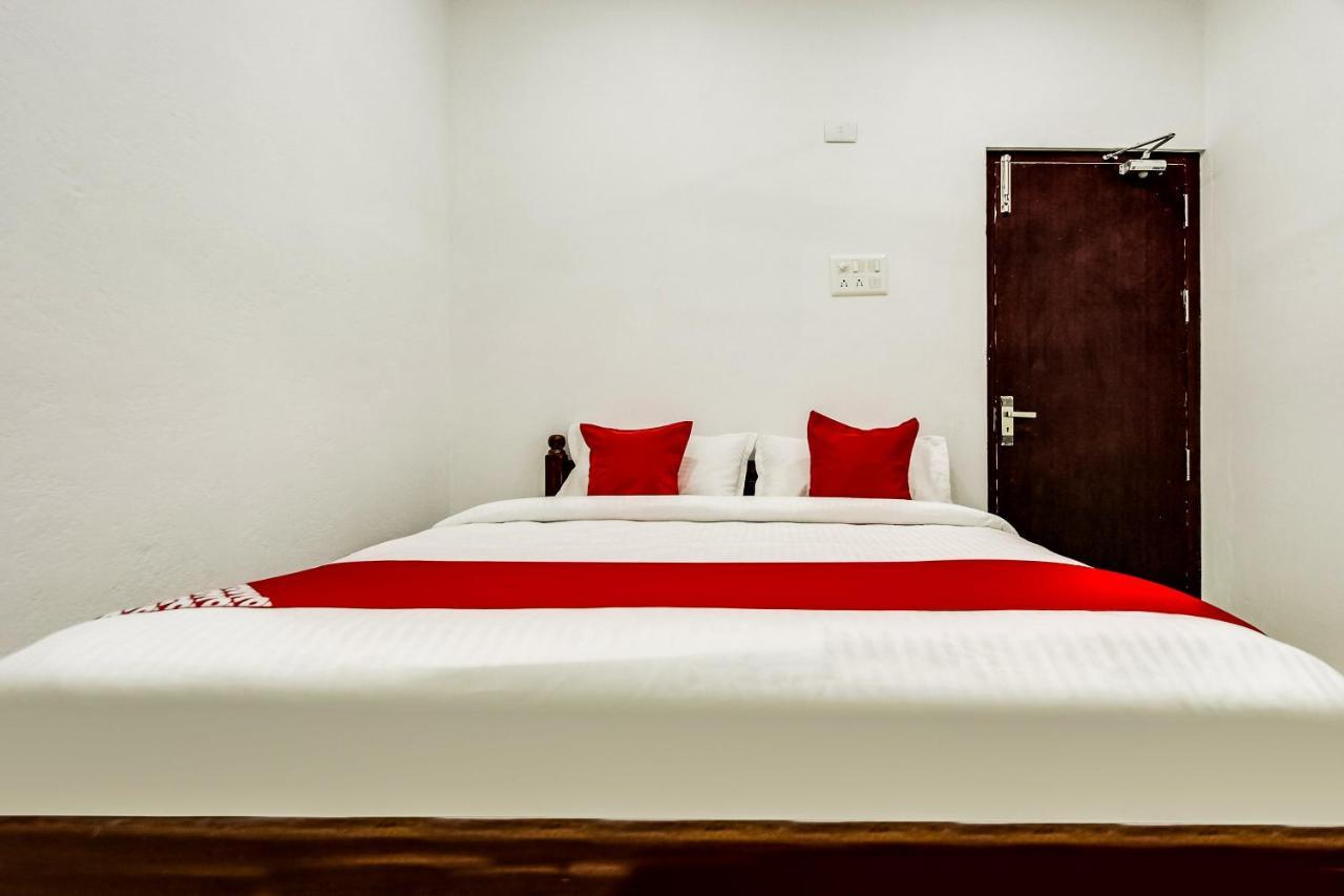 Oyo 70841 Hotel Anjali Residency Velur Eksteriør billede
