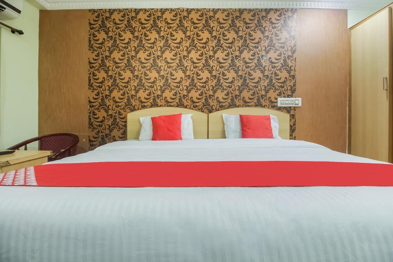 Oyo 70841 Hotel Anjali Residency Velur Eksteriør billede