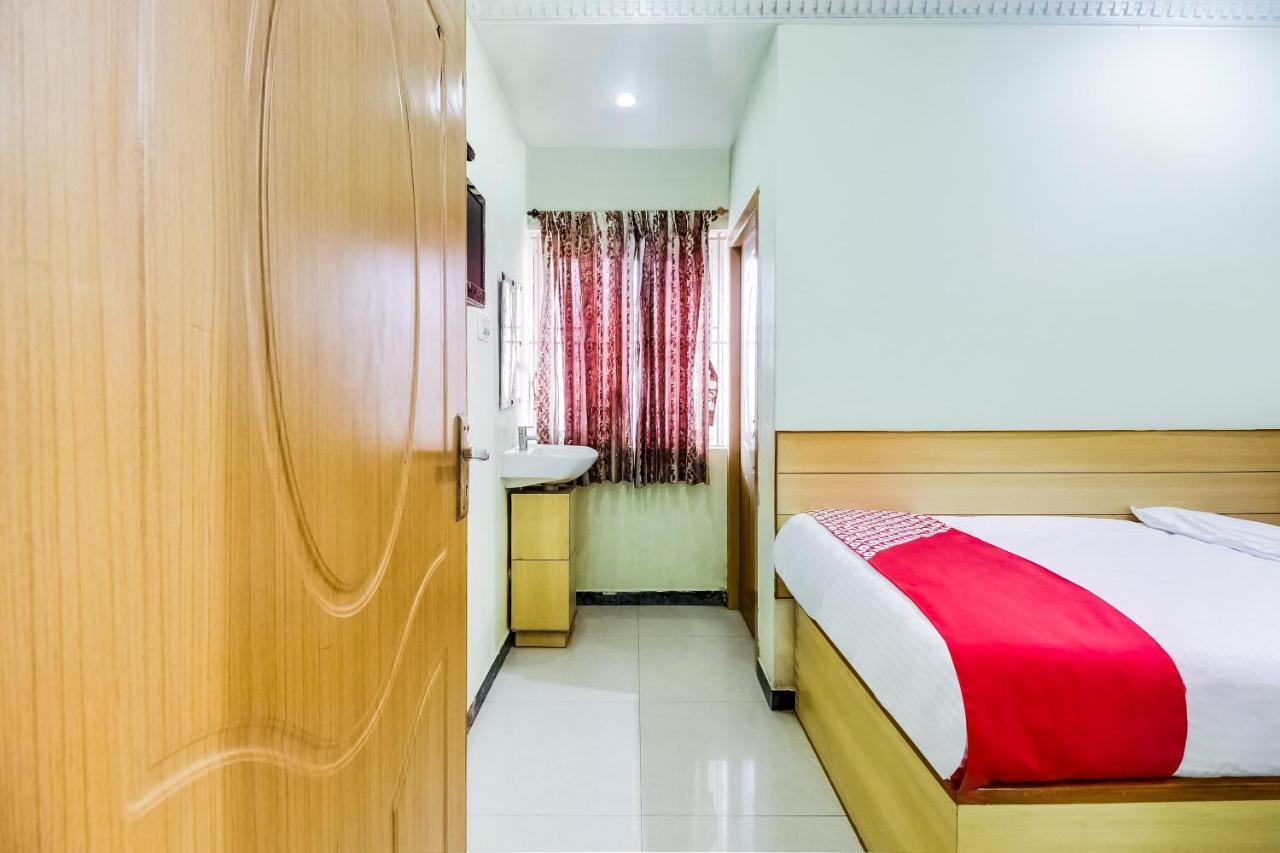 Oyo 70841 Hotel Anjali Residency Velur Eksteriør billede